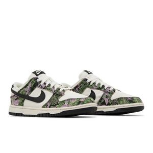 NWT Women’s Dunk Low Next Nature Floral Tapestry
